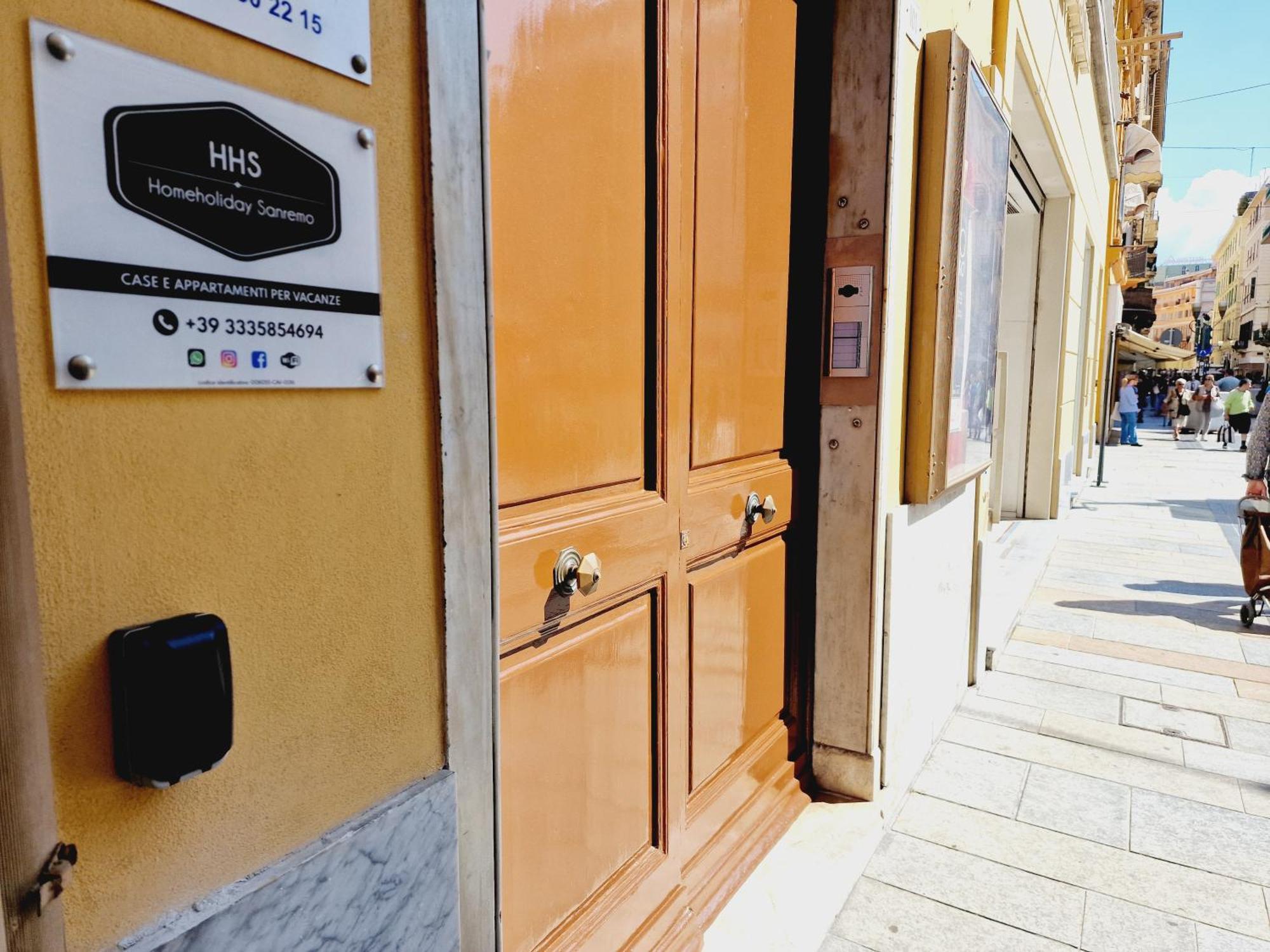 Homeholidaysanremo - Palace Dış mekan fotoğraf